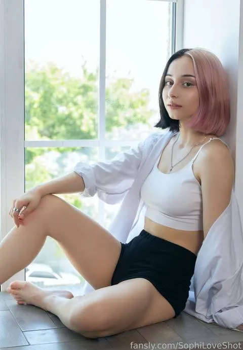 @LollyLoveTouch