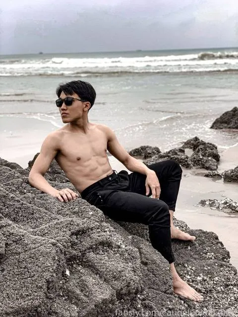 @LongTongueBoyVN2000
