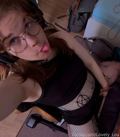 @Louv3ly