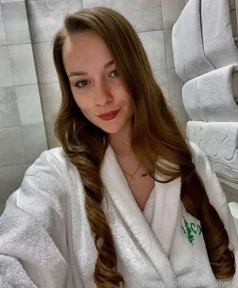 @lovelyviven
