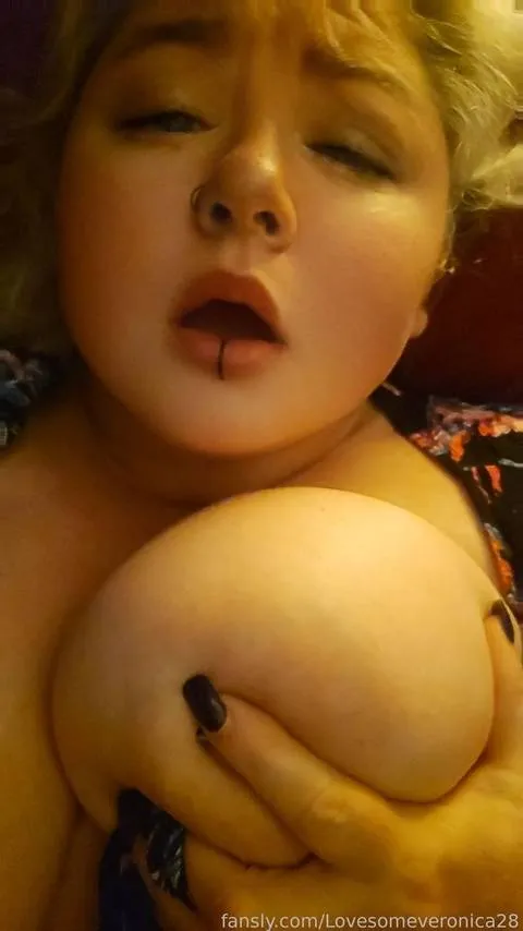 @Lovesomeveronica28
