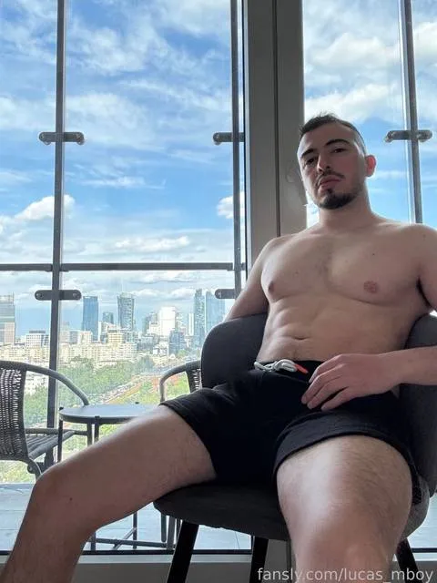 @lucas_mboy