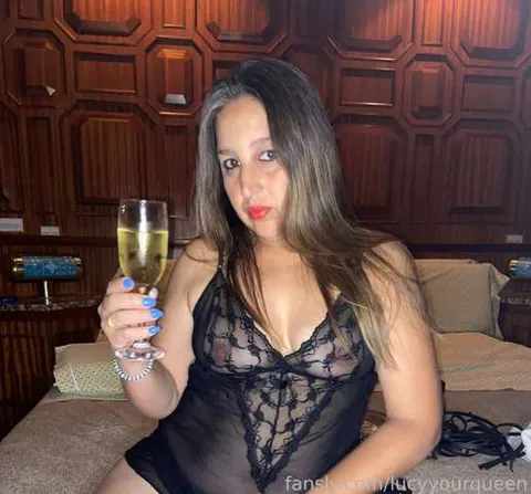 @lucyyourqueen