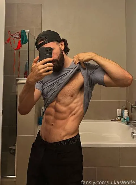 @LukasWolfe