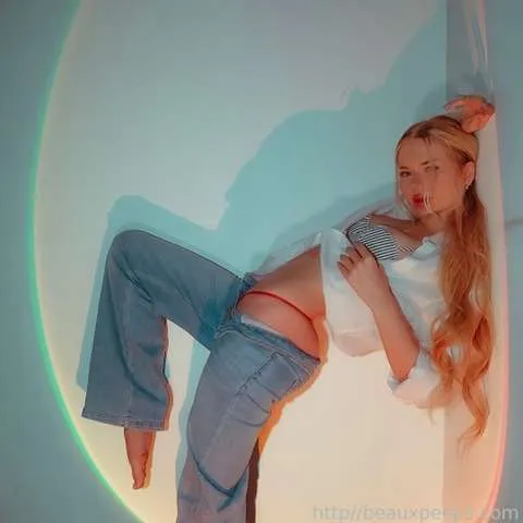 @LuluRomanova