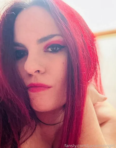 @Lunamoongirl