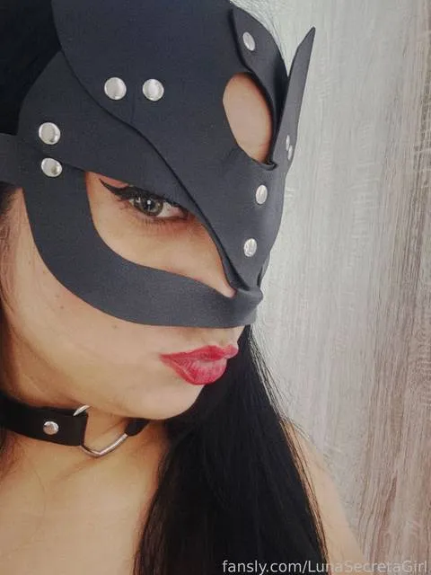 @LunaSecretaGirl