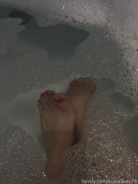 @LunaToes76