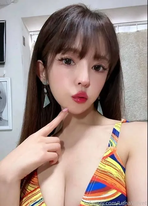 @LunaVelvet
