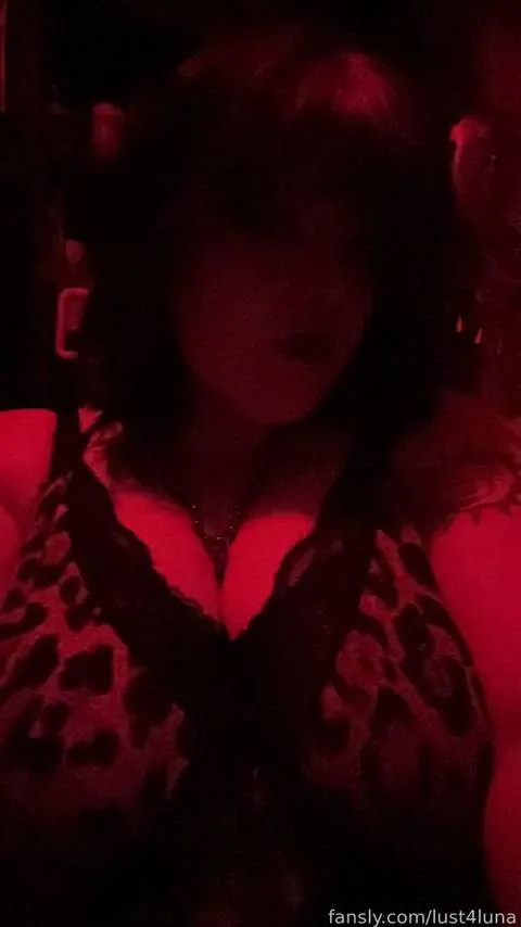 @lust4luna