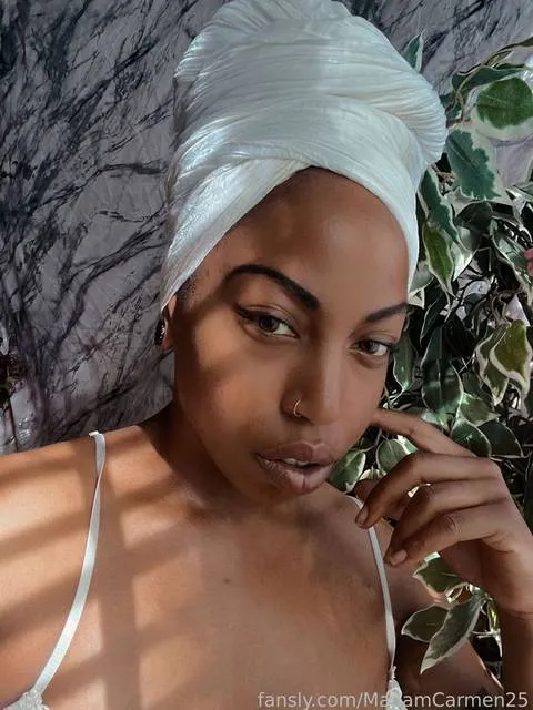 @MadamCarmen25