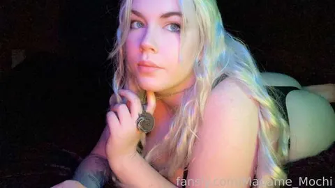 @Madame_Mochi