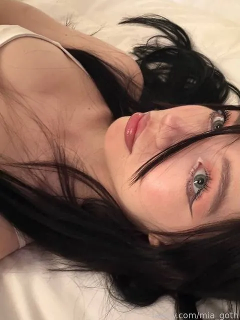 @mia_goth