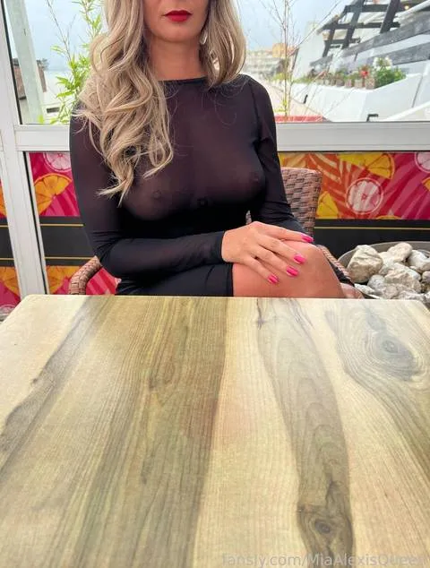 @MiaAlexisQueen