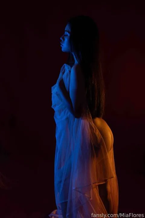 @MiaFlores