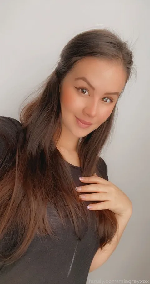 @miagreyxox