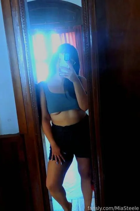 @MiaSteele
