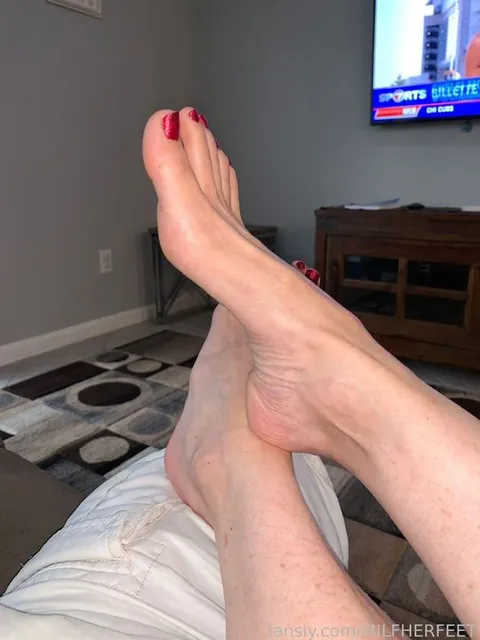 @MILFHERFEET