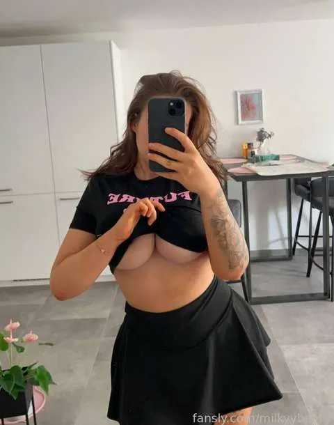 @milkyybecky