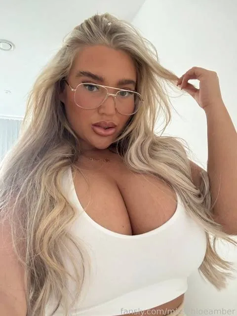 @misschloeamber