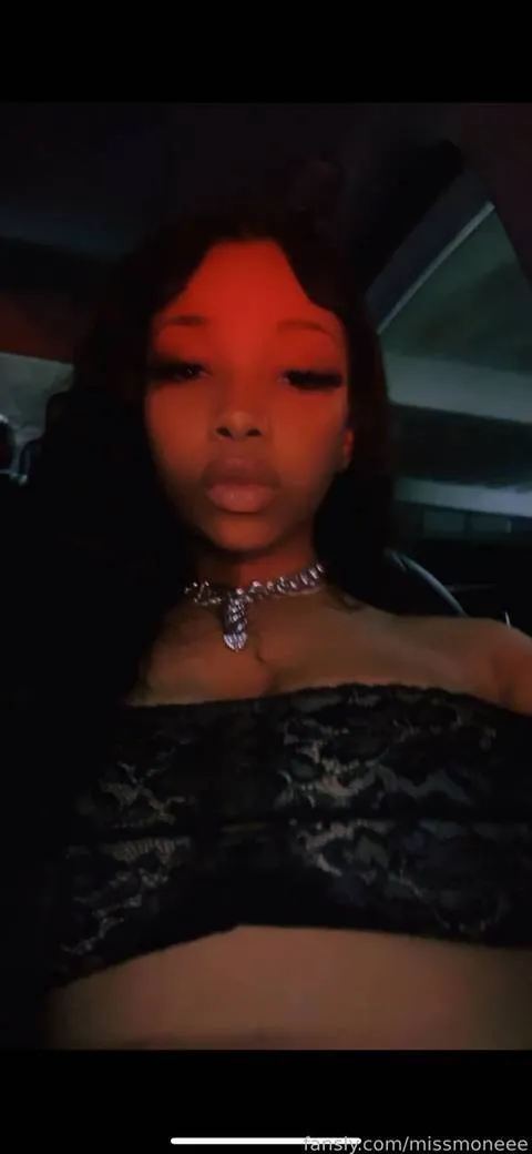 @missmoneee