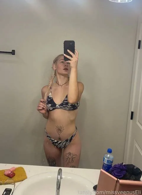 @missveenusEli