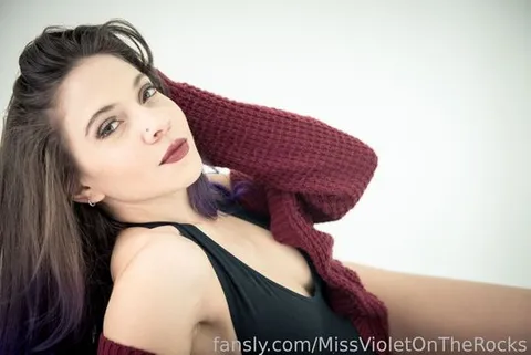 @MissVioletOnTheRocks