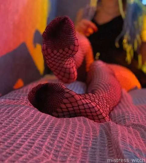 @mistress_witch