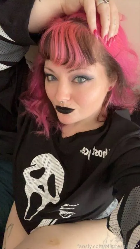 @MistressLillyQ