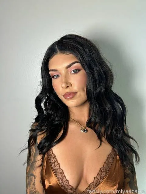 @miyaacacia