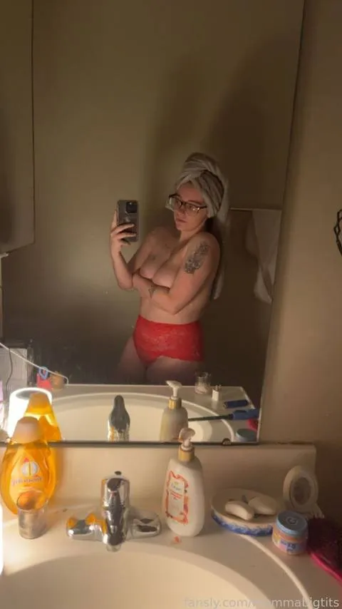 @mommabigtits