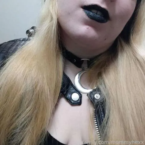 @mommyhexx
