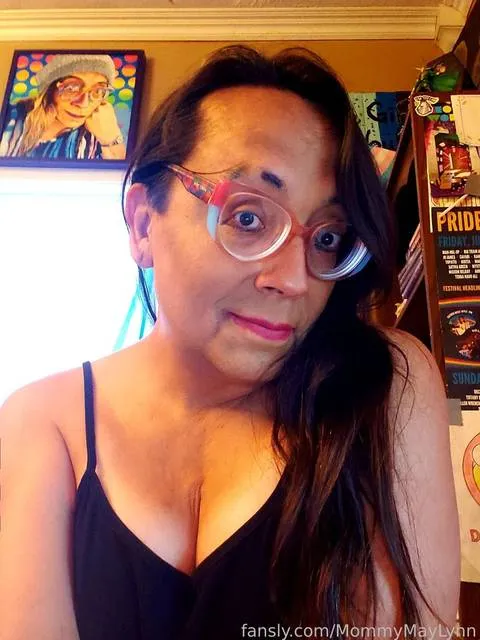 @MommyMayLynn