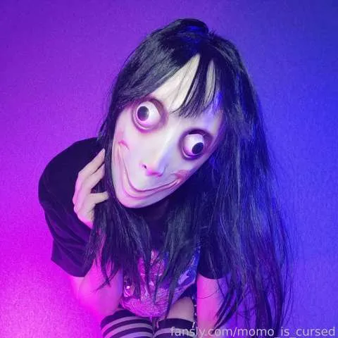 @momo_is_cursed