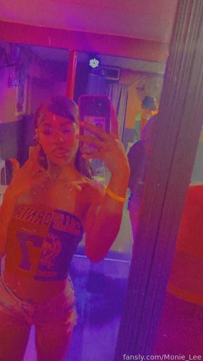 @Monie_Lee
