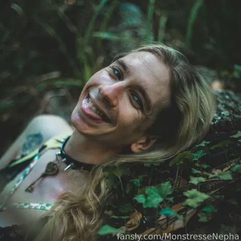 @MonstresseNepha