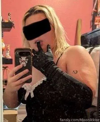 @Moonlitkiss