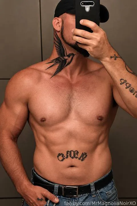 @MrMagnoliaNoirXO
