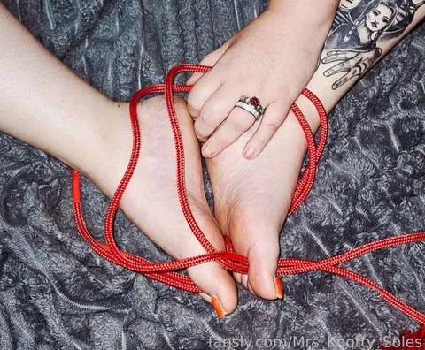 @Mrs_Knotty_Soles