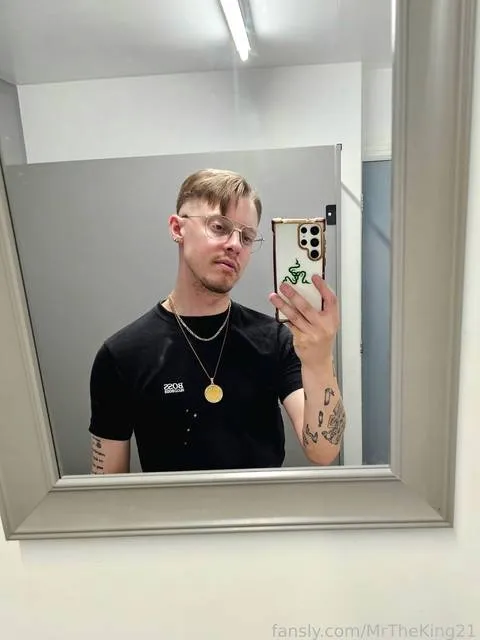 @MrTheKing21