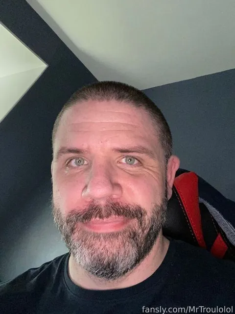 @MrTroulolol