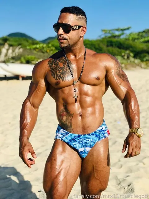 @mrx11musclegod