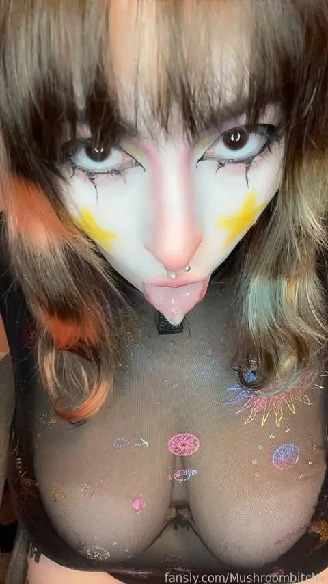 @Mushroombitchx