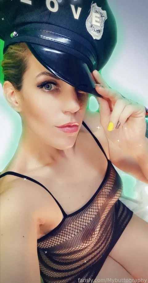 @Mybuttography