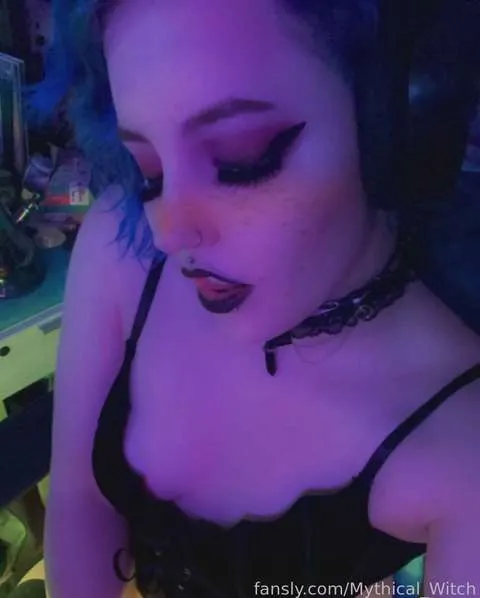 @MythWitchSpicy