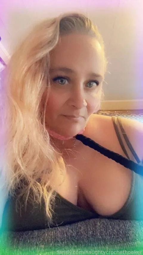 @naughtycrochethooker
