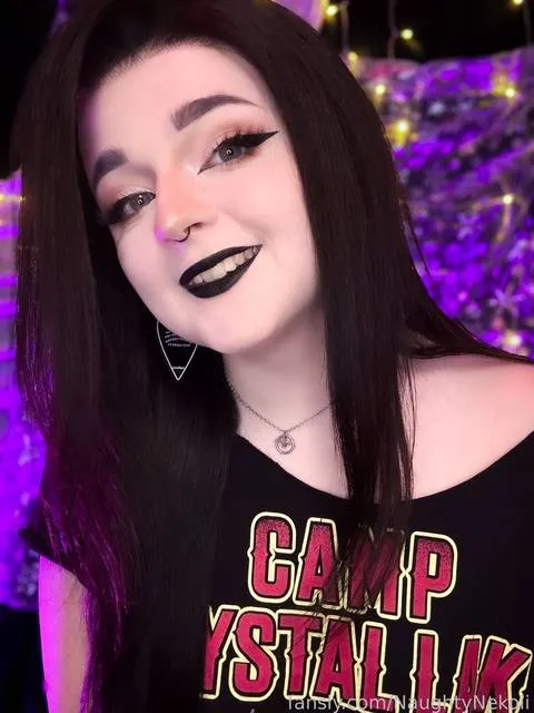 @NaughtyNekoii