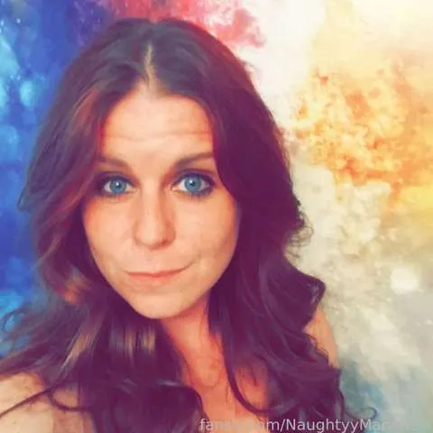 @NaughtyyMarie420