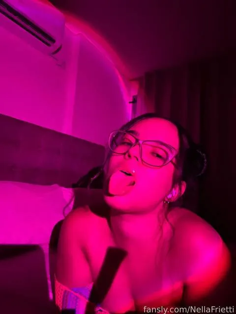 @NellaFrietti