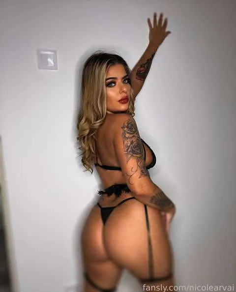 @nicolearvai